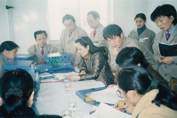 2002年，yl23455永利集团人日夜奋战准备GMP认证