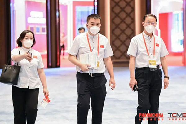 yl23455永利集团制药总裁杨连民、执行总裁李昆 yl23455永利集团制药总裁杨连民、执行总裁李昆