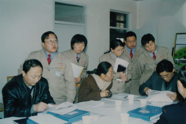 2002年yl23455永利集团凝心聚力学习GMP认证知识 2002年yl23455永利集团凝心聚力学习GMP认证知识