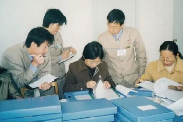 2002年yl23455永利集团凝心聚力学习GMP认证知识 2002年yl23455永利集团凝心聚力学习GMP认证知识