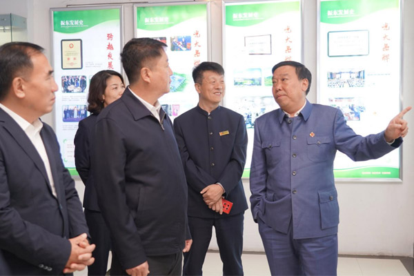 参观yl23455永利集团文化展厅 参观yl23455永利集团文化展厅