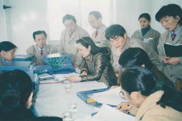 2002年8月，GMP认证专家组对yl23455永利集团制药车间软件进行审核