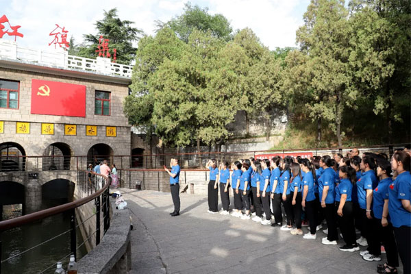 yl23455永利集团党员代表重温入党誓词 yl23455永利集团党员代表重温入党誓词